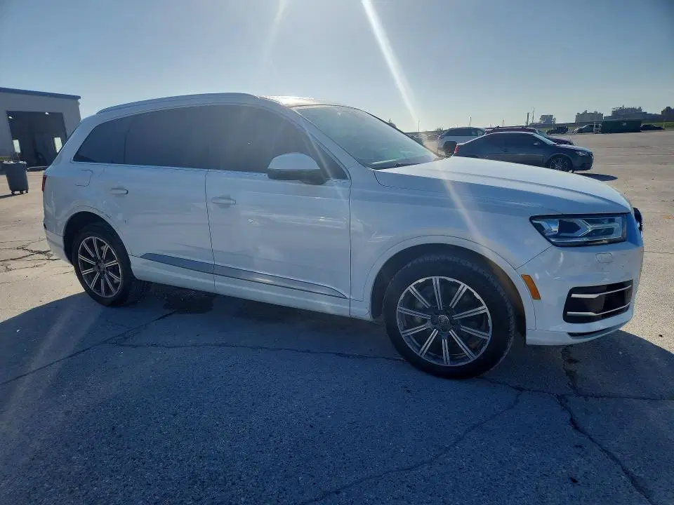 2017 AUDI Q7 VIN WA1LAAF70HD015374 фото 4