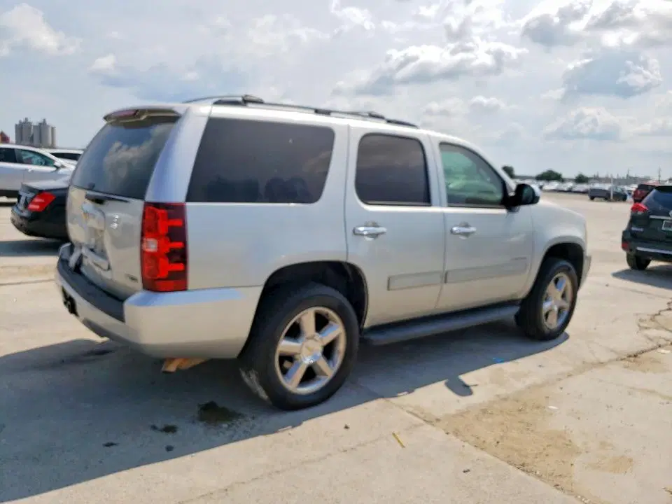 2011 CHEVROLET TAHOE VIN 1GNSCAE02BR199556 фото 3