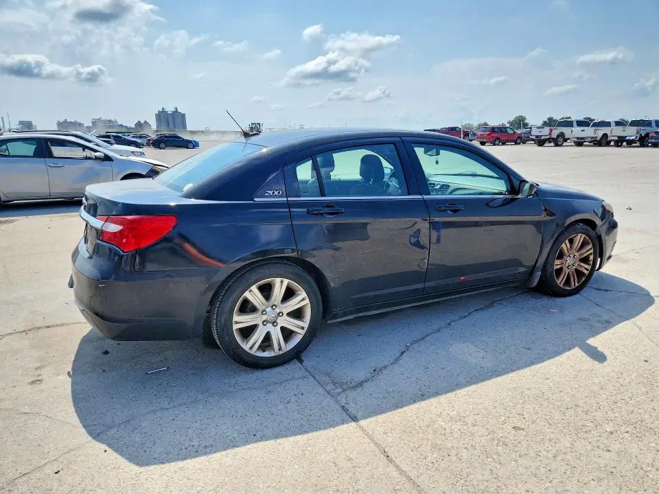2011 CHRYSLER 200 VIN 1C3BC1FG4BN615977 фото 3