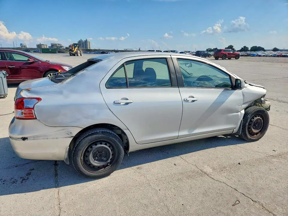 2008 TOYOTA YARIS VIN JTDBT923X81272525 фото 3