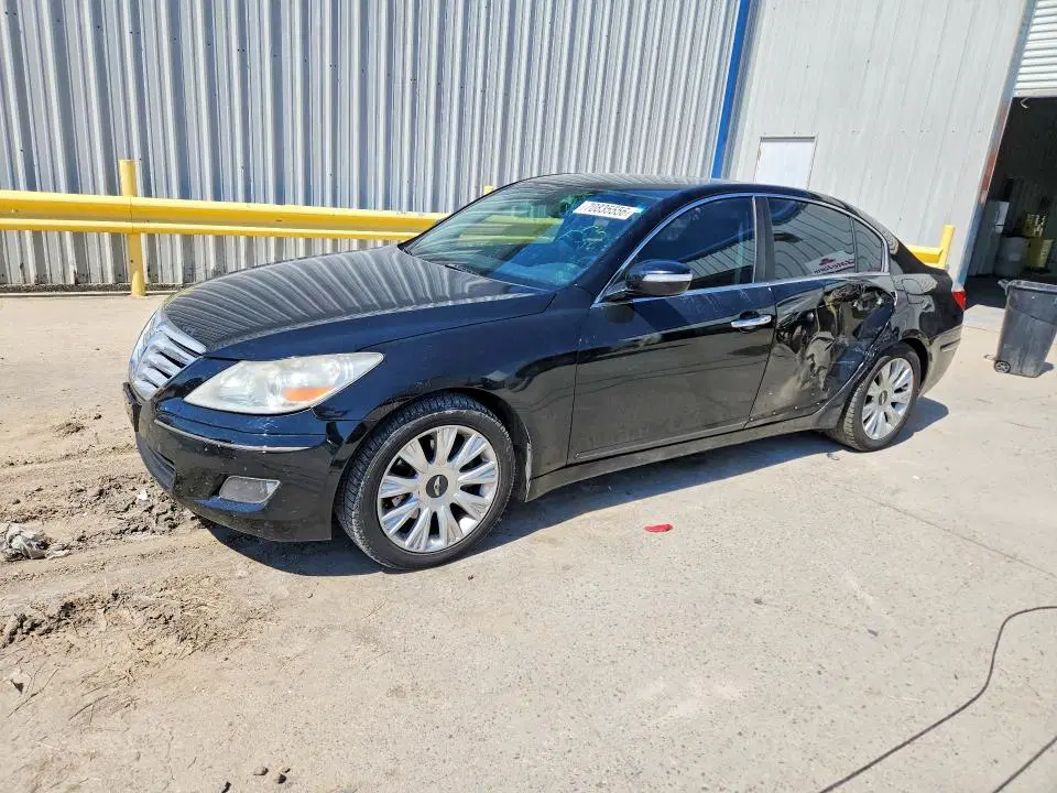 KMHGC46E99U017557 — 2009 Hyundai Genesis, Боковая часть, фото до ремонта