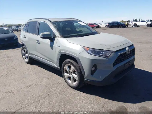 4T3B6RFV7MU050930 — 2021 Toyota RAV4 Hybrid XLE Premium, Задняя часть, фото до ремонта