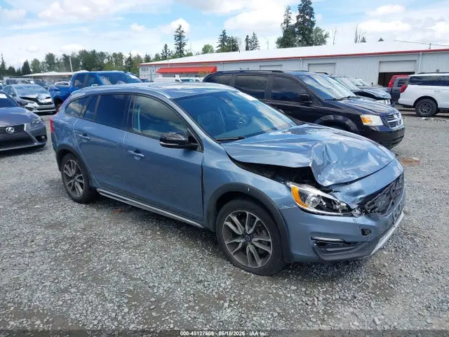 YV440MWK3H1036947 — 2017 Volvo V60 Cross Country T5, Передняя часть, фото до ремонта