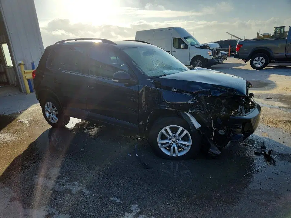 2017 VOLKSWAGEN TIGUAN VIN WVGAV7AX6HK018895 фото 4