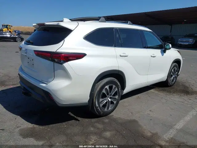 2021 Toyota Highlander Xle VIN 5TDHZRBH4MS102677 фото 4