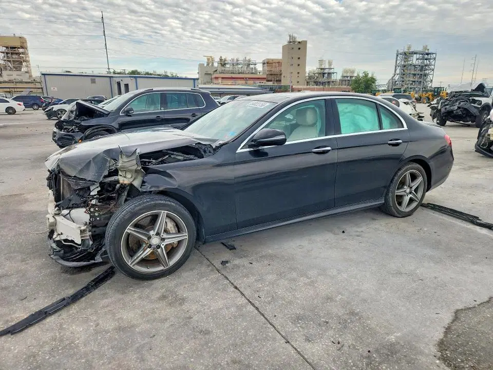 WDDZF4JB6HA049700 — 2017 Mercedes-Benz E, передняя часть, фото до ремонта