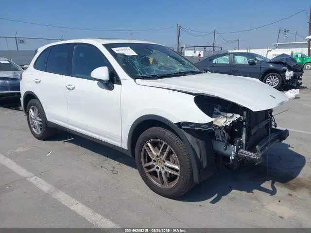WP1AA2A28GKA12259 — 2016 Porsche Cayenne, Передняя часть, фото до ремонта