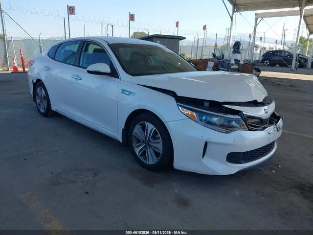 KNAGU4LE8H5017920 — 2017 Kia Optima Hybrid EX, Передняя часть слева (Left Front), фото до ремонта