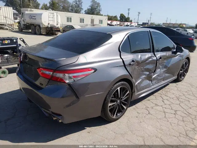 2018 Toyota CAMRY SE VIN 4T1B11HK8JU094992 фото 4