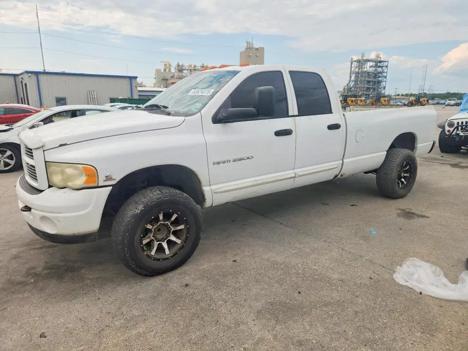 3D7KU28C64G104961 — 2004 Dodge RAM 2500, Повреждения со всех сторон, фото до ремонта