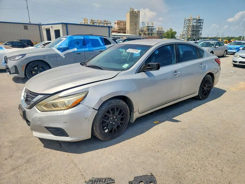 1N4AL3AP2GN334381 — 2016 Nissan Altima, Передняя часть, фото до ремонта