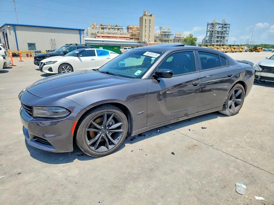 2C3CDXCT0GH155397 — 2016 Dodge Charger, боковая часть, фото до ремонта