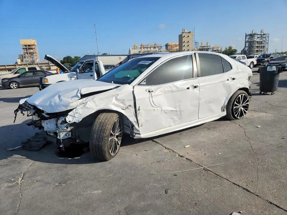 4T1B11HK7JU531364 — 2018 Toyota Camry, Повреждения со всех сторон, фото до ремонта