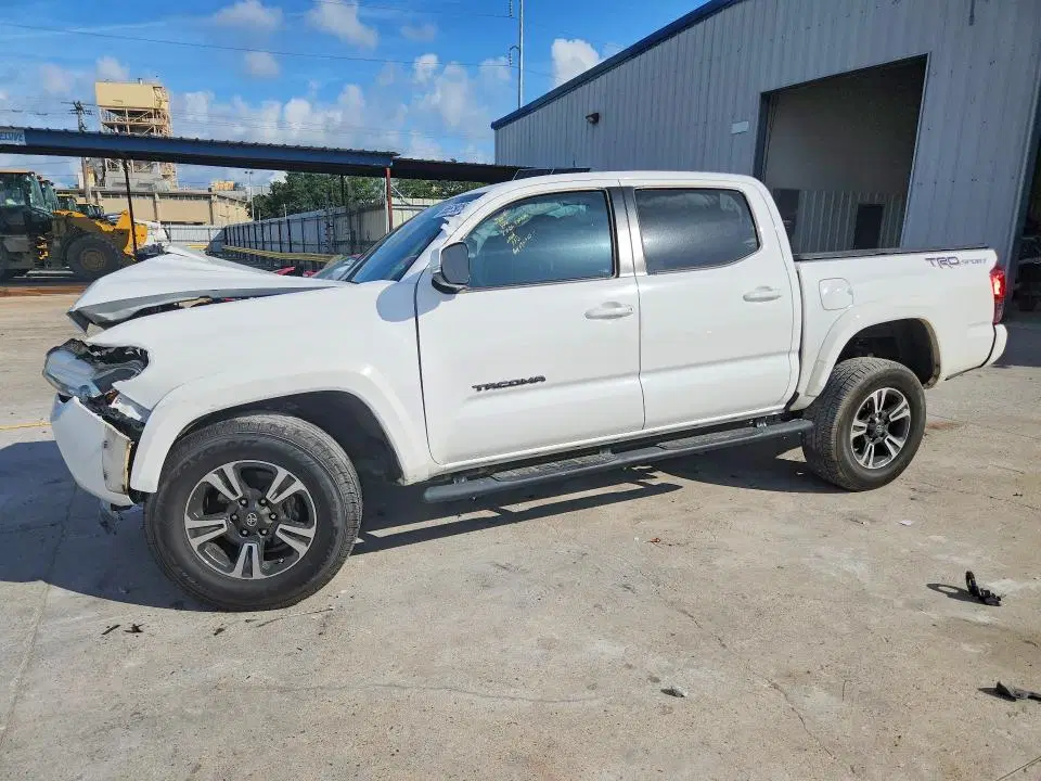 5TFAZ5CN3KX083965 — 2019 Toyota Tacoma, Передняя часть, фото до ремонта