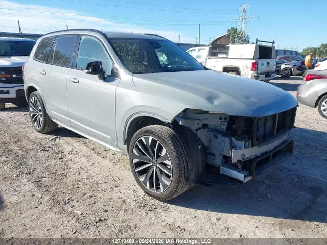 YV4062PC5T1468571 — 2026 Volvo XC90 PLUS, Передняя часть, фото до ремонта