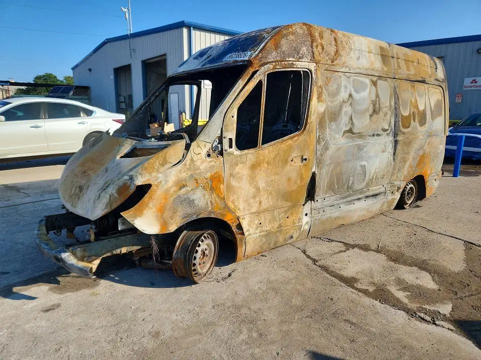 W1Y70BGY1PT127883 — 2023 Mercedes-Benz Sprinter, Пожар, фото до ремонта
