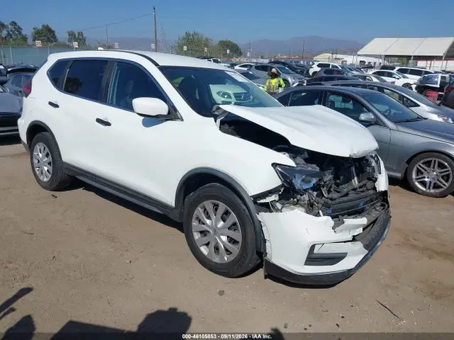 KNMAT2MV4HP549913 — 2017 Nissan Rogue S, Передняя часть, фото до ремонта