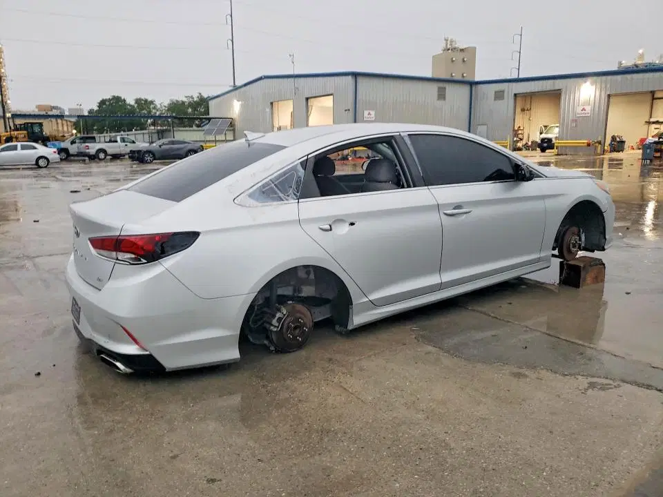 2018 HYUNDAI SONATA VIN 5NPE24AA8JH715708 фото 3