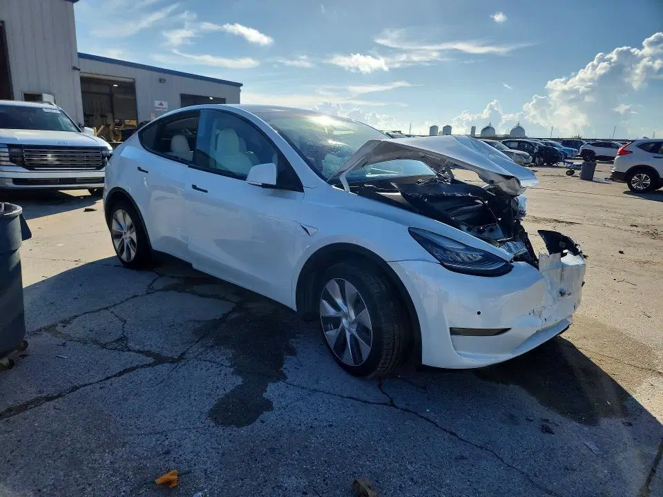 2020 TESLA MODEL Y VIN 5YJYGDEE6LF043015 фото 4