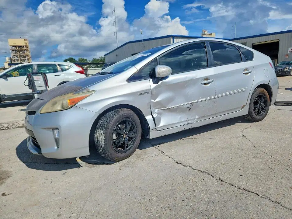 JTDKN3DU0C1511246 — 2012 Toyota Prius, Боковая часть, фото до ремонта