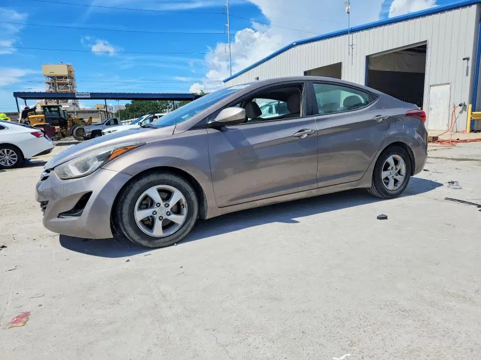 5NPDH4AEXFH599108 — 2015 Hyundai Elantra, Подтопление, фото до ремонта