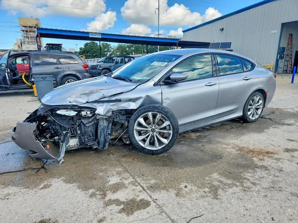 1C3CCCBB7FN747437 — 2015 Chrysler 200, Передняя часть, фото до ремонта