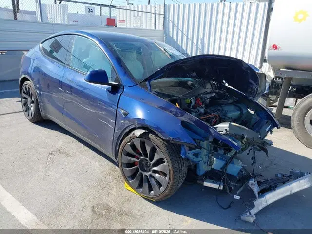7SAYGDEF6PF600930 — 2023 Tesla Model Y Performance Dual Motor ALL-Wheel Drive, Передняя часть, фото до ремонта