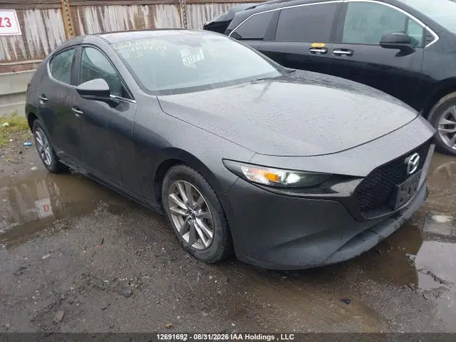 JM1BPAK75K1114979 — 2019 Mazda MAZDA3 GX, Задняя часть, фото до ремонта