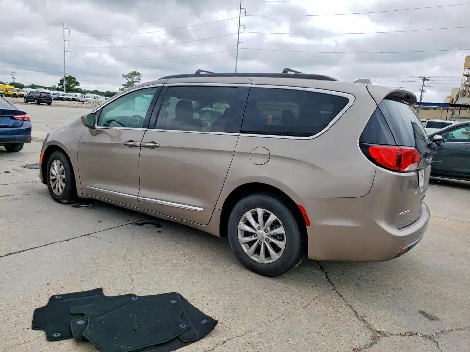 2017 CHRYSLER PACIFICA VIN 2C4RC1BG5HR569474 фото 2