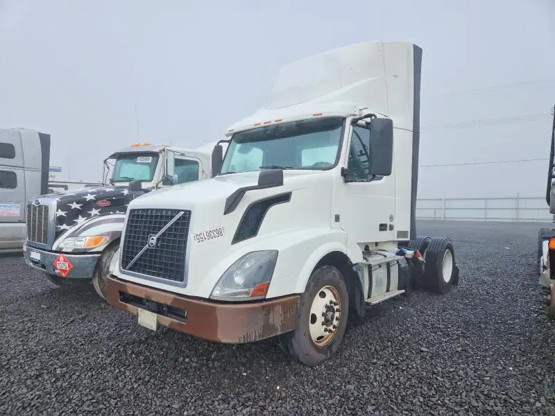 2018 Volvo VN VNL VIN 4V4N39EH7JN987933 фото 2