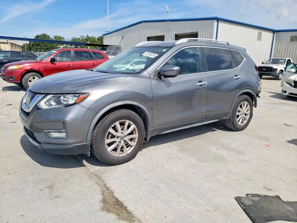 JN8AT2MT0HW403758 — 2017 Nissan Rogue, Задняя часть, фото до ремонта