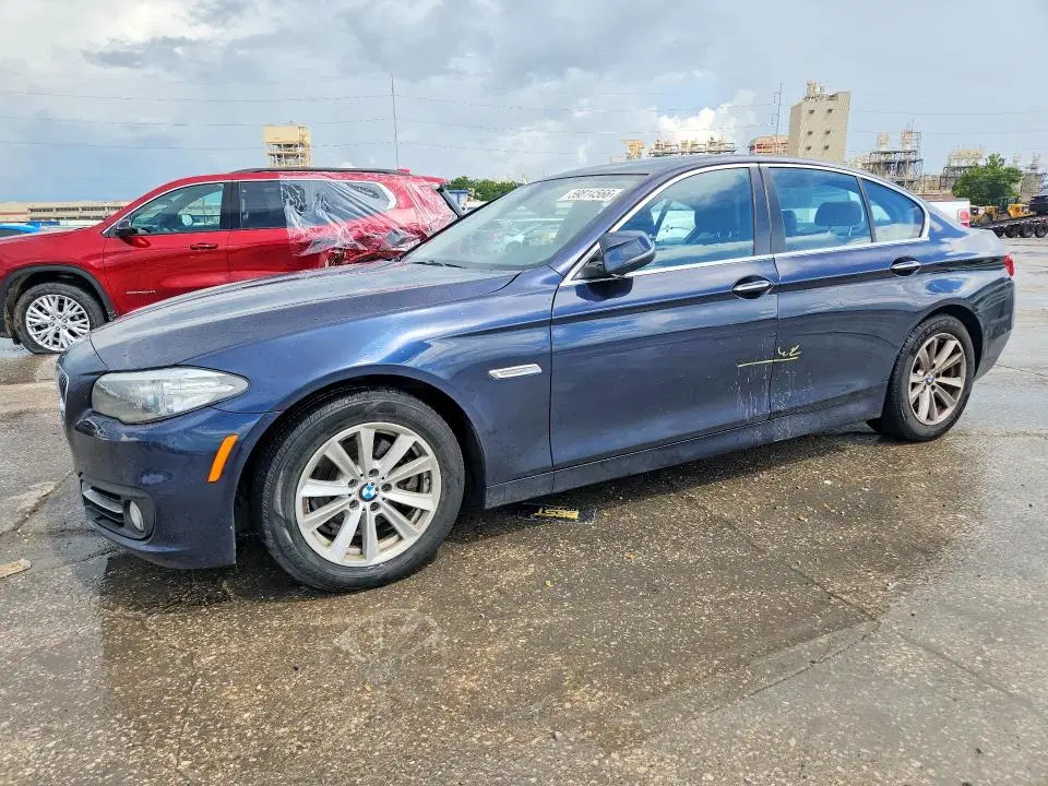 WBA5A5C54GD529099 — 2016 BMW 528, Подтопление, фото до ремонта