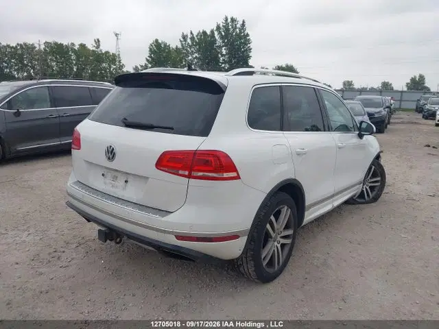2017 Volkswagen Touareg VIN WVGHF7BP4HD001866 фото 4