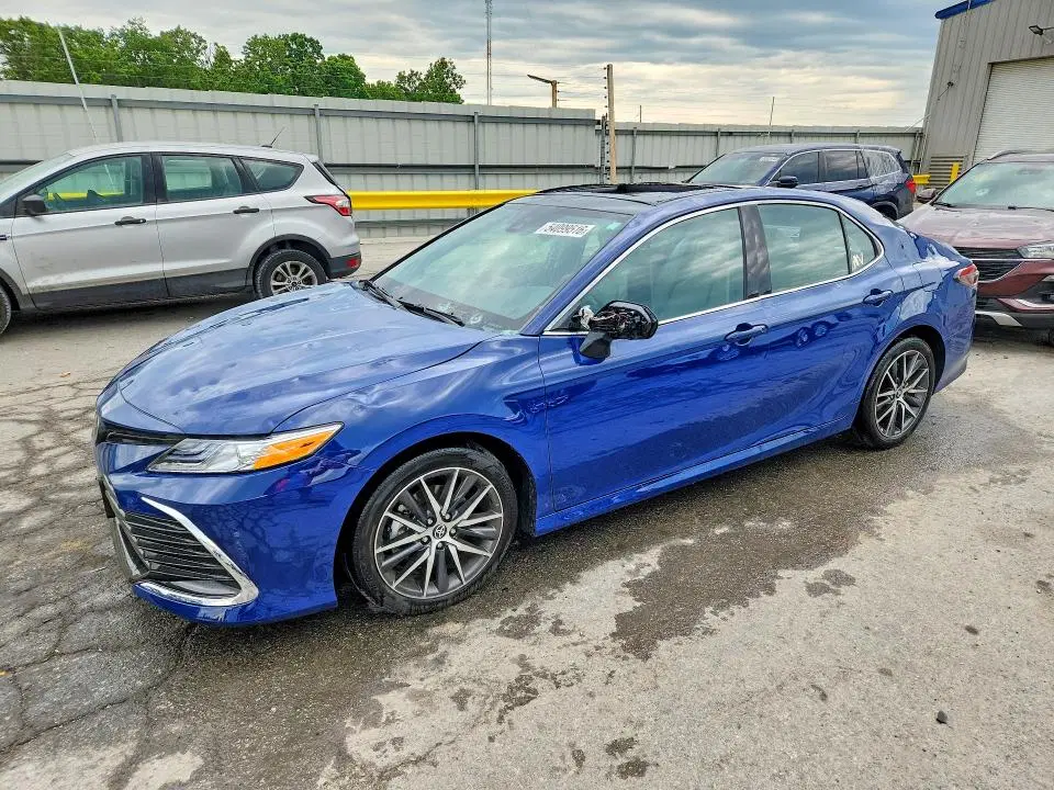4T1F11BKXRU109272 — 2024 Toyota Camry, Град, фото до ремонта