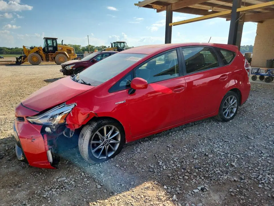 JTDZN3EUXGJ047692 — 2016 Toyota Prius V, Передняя часть, фото до ремонта