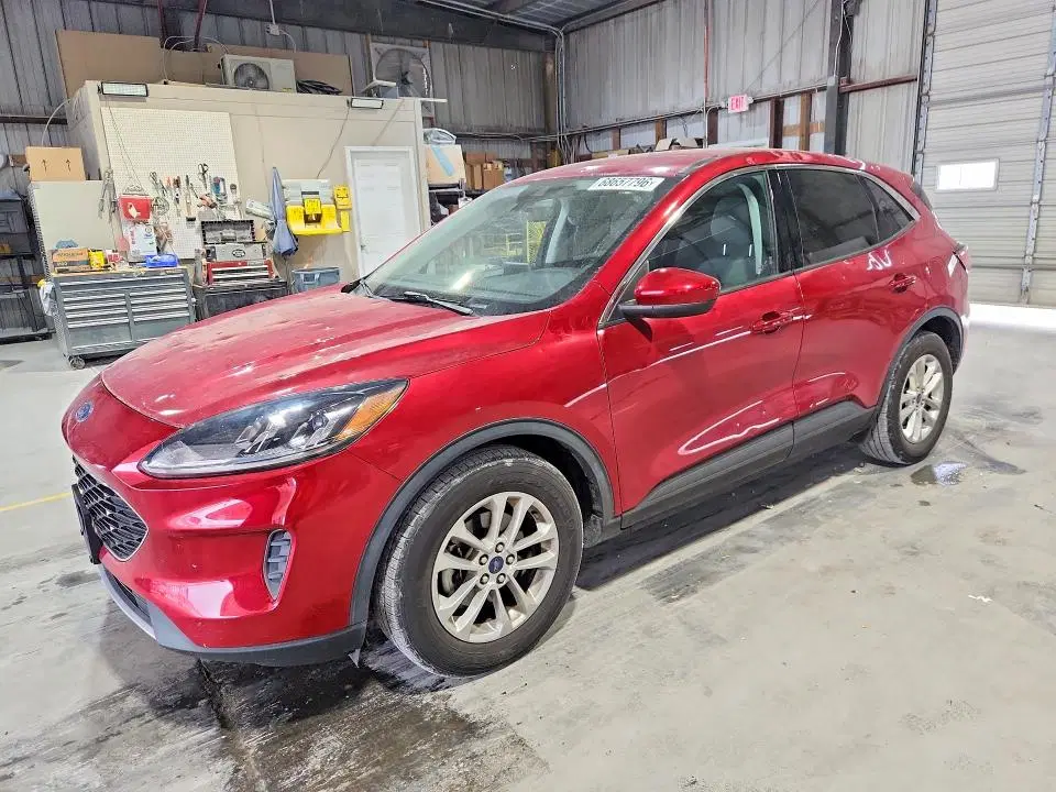 1FMCU0G65MUB18695 — 2021 Ford Escape, град, фото до ремонта
