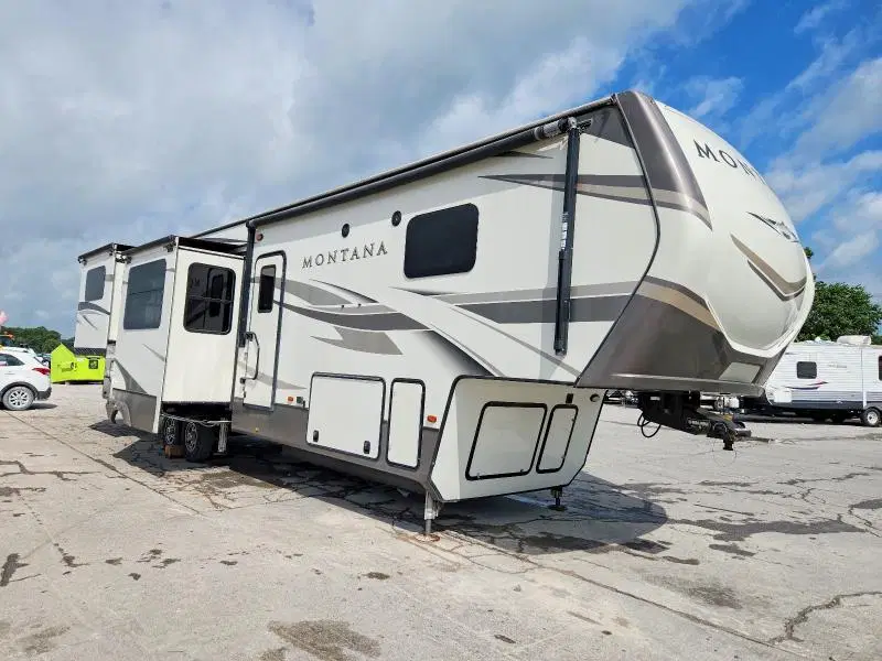 2020 KUTB MONTANA VIN 4YDF37927L4702910 фото 3