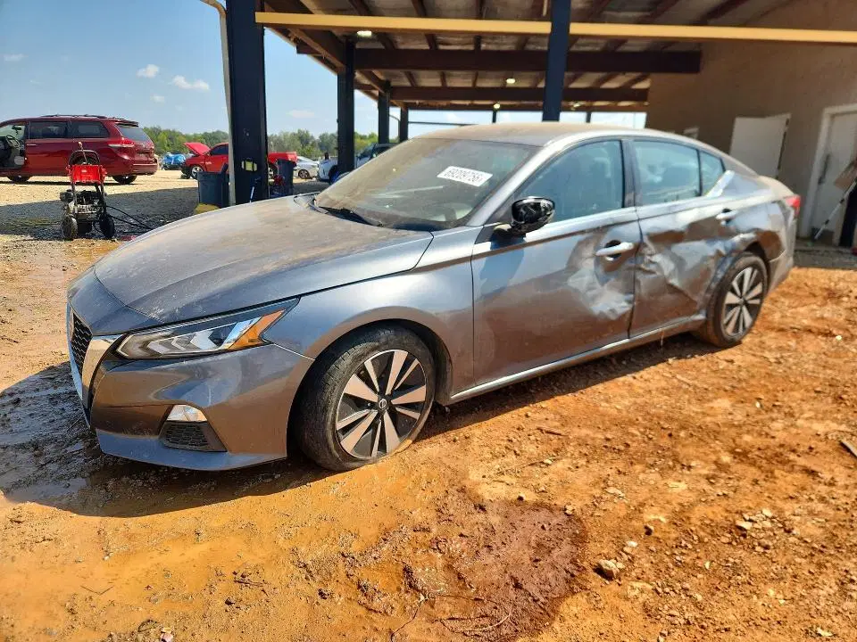 1N4BL4DV6MN349319 — 2021 Nissan Altima, Боковая часть, фото до ремонта
