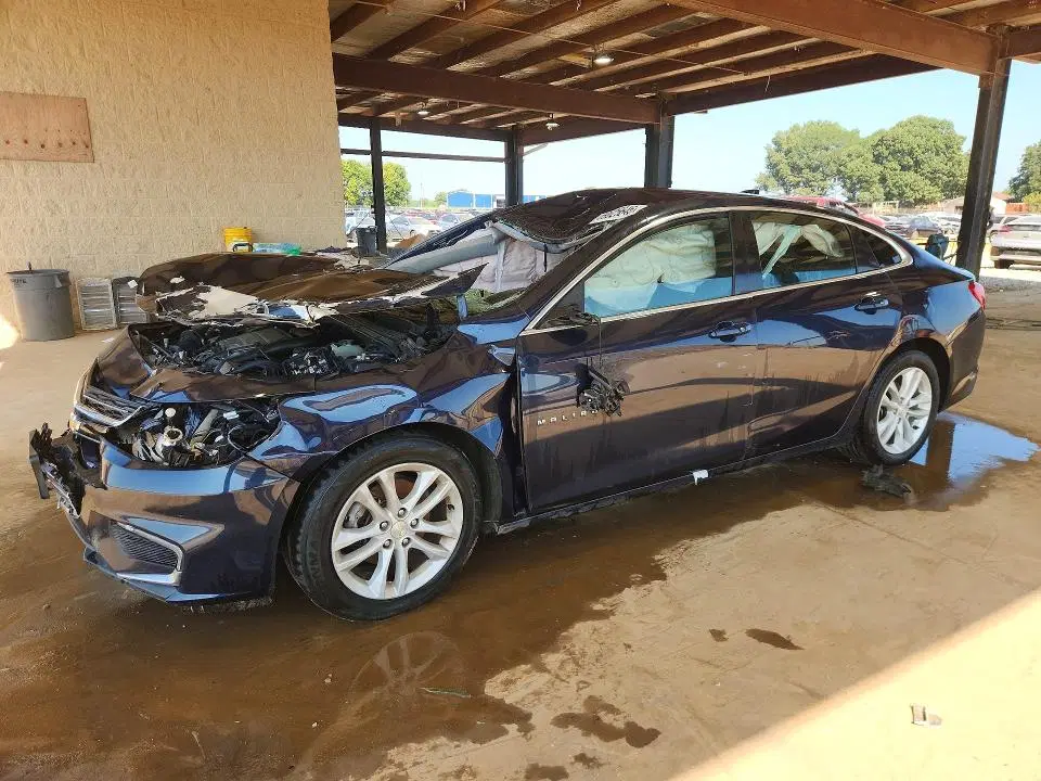 1G1ZE5STXHF139759 — 2017 Chevrolet Malibu, Передняя часть, фото до ремонта