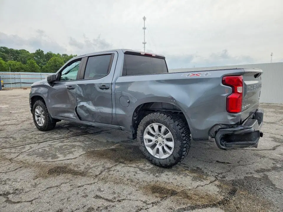 2021 CHEVROLET SILVERADO VIN 3GCPYBEK3MG242795 фото 2