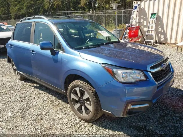 JF2SJAGC3HH587210 — 2017 Subaru Forester 2.5I Premium, Задняя часть, фото до ремонта