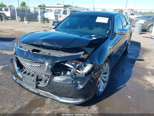 2019 Chrysler 300 Limited VIN 2C3CCAEG2KH528237 фото 2