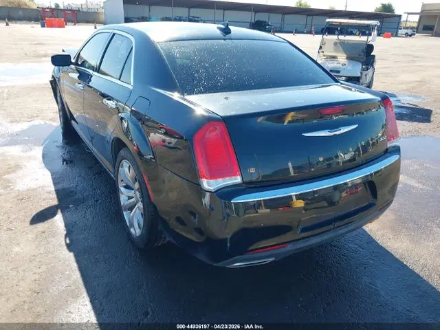 2019 Chrysler 300 Limited VIN 2C3CCAEG2KH528237 фото 3