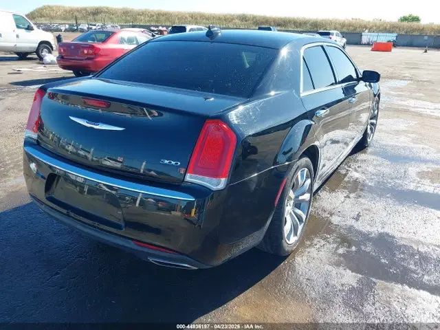 2019 Chrysler 300 Limited VIN 2C3CCAEG2KH528237 фото 4