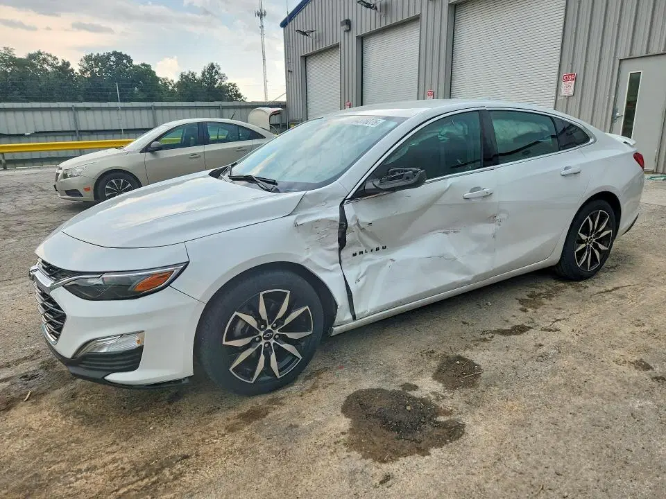 1G1ZG5STXNF103818 — 2022 Chevrolet Malibu, Боковая часть, фото до ремонта