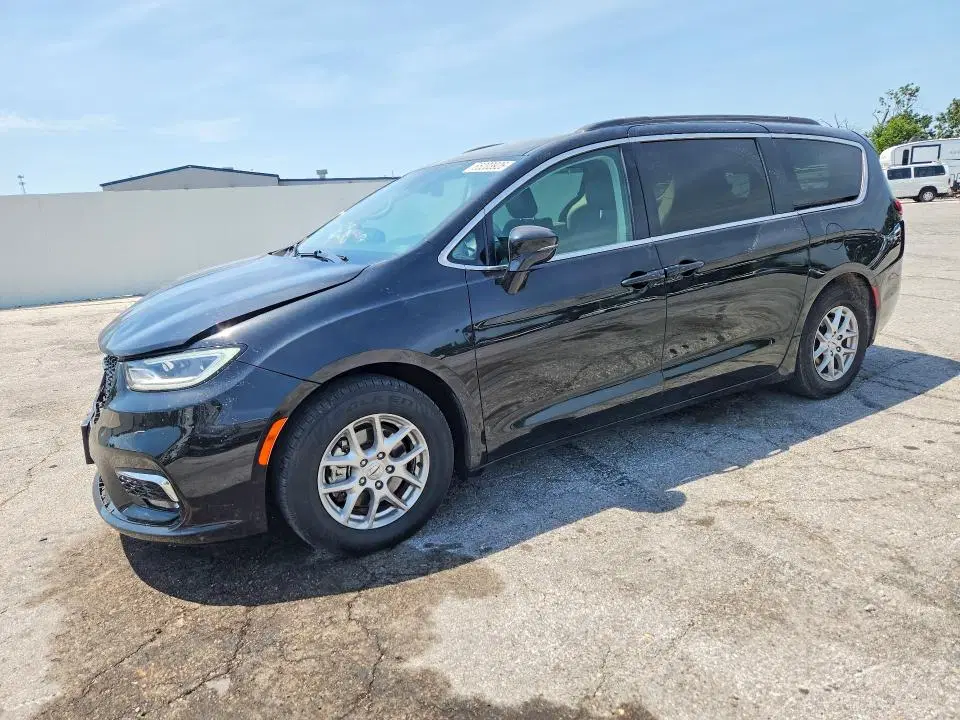 2C4RC1BG7NR141661 — 2022 Chrysler Pacifica, Передняя часть, фото до ремонта