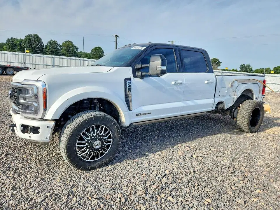 1FT8W4DT4REF04306 — 2024 Ford F450, Задняя часть, фото до ремонта