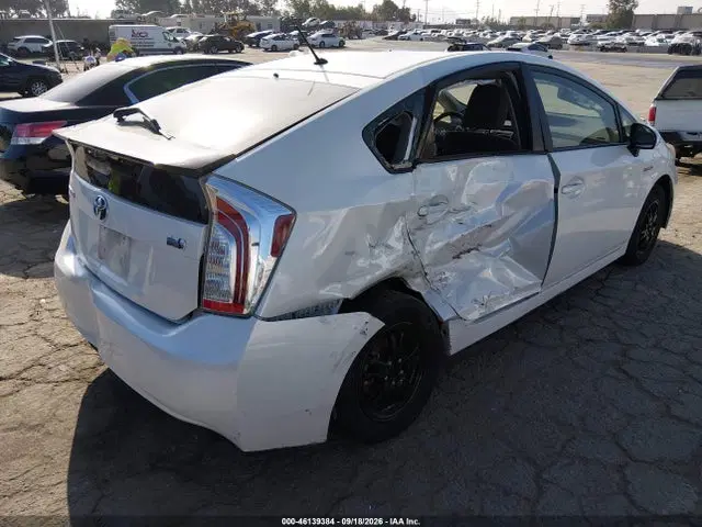 2015 Toyota Prius Two VIN JTDKN3DU3F1898492 фото 4