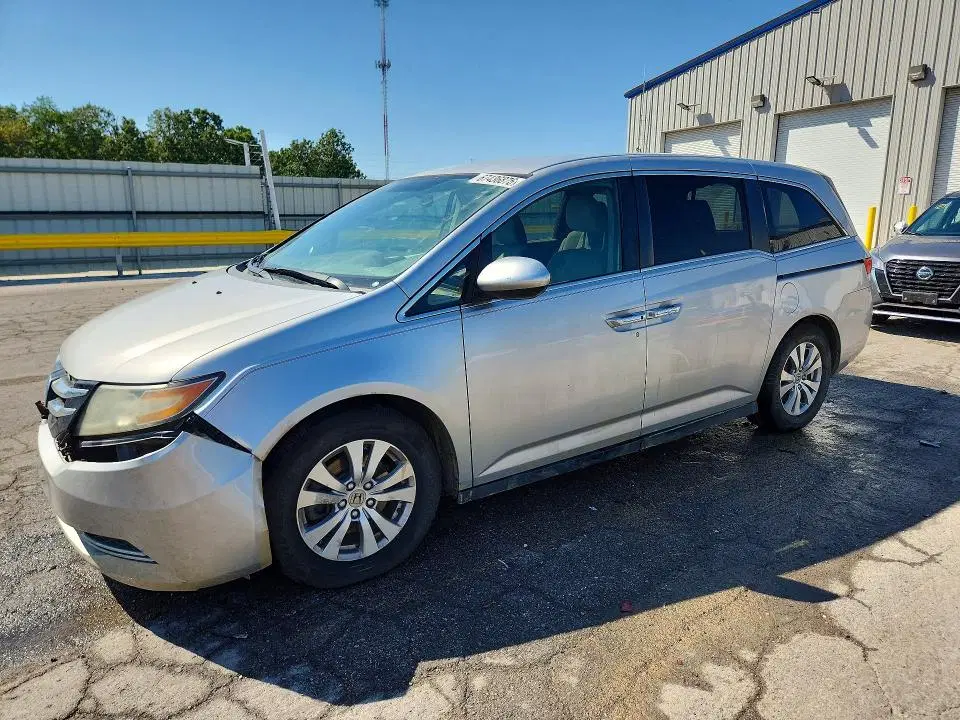 5FNRL5H44FB074020 — 2015 Honda Odyssey, Передняя часть, фото до ремонта