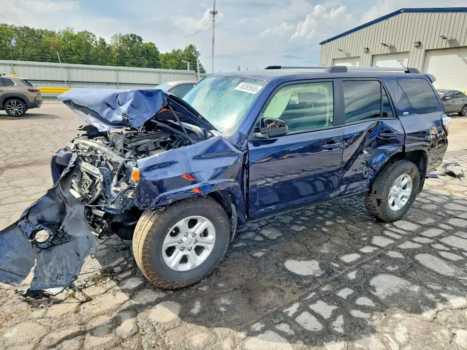 JTEEU5JR9P5295578 — 2023 Toyota 4RUNNER, Передняя часть, фото до ремонта